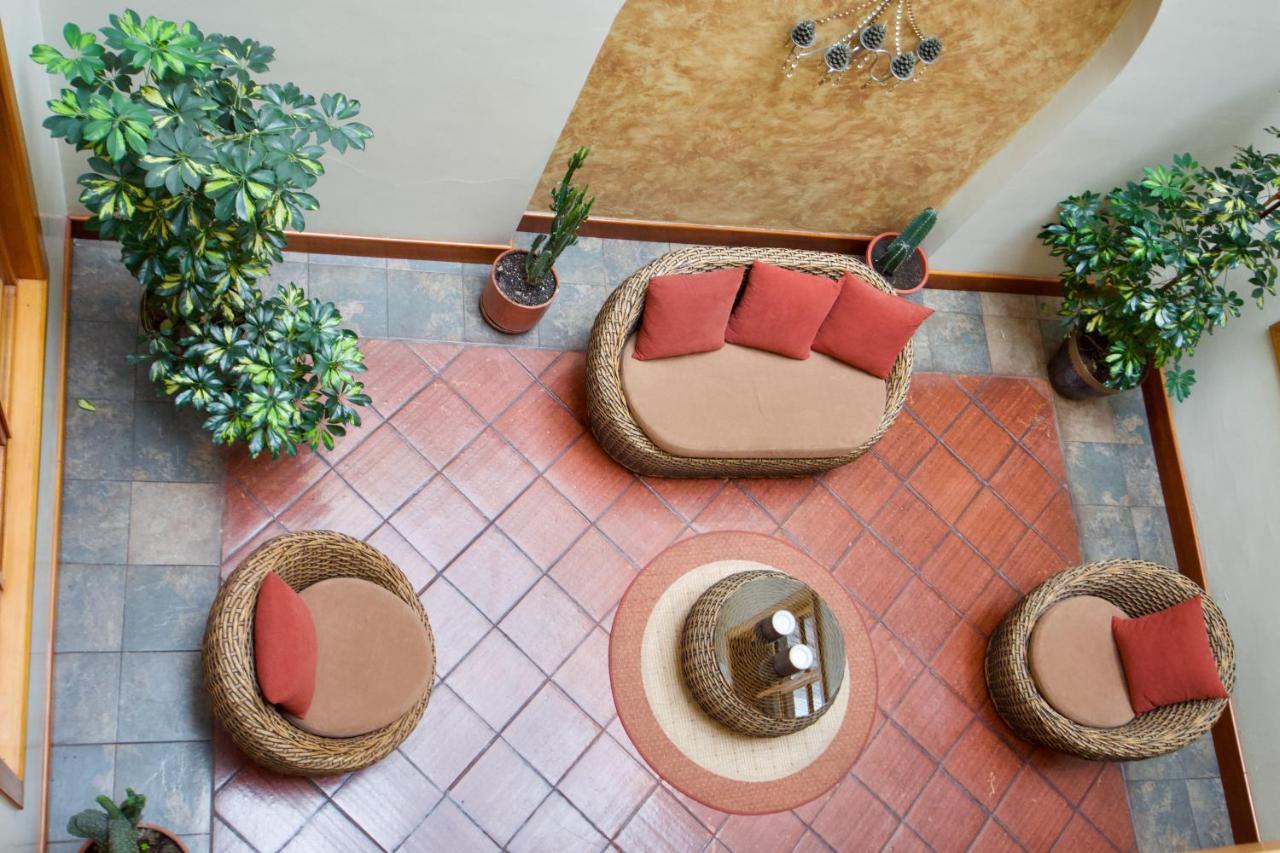 Pepe'S House Cuenca I Hotel & Boutique Hostel Exterior photo